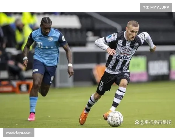 乌德勒支对阵赫拉克勒斯，主队天然草皮或影响对手传控